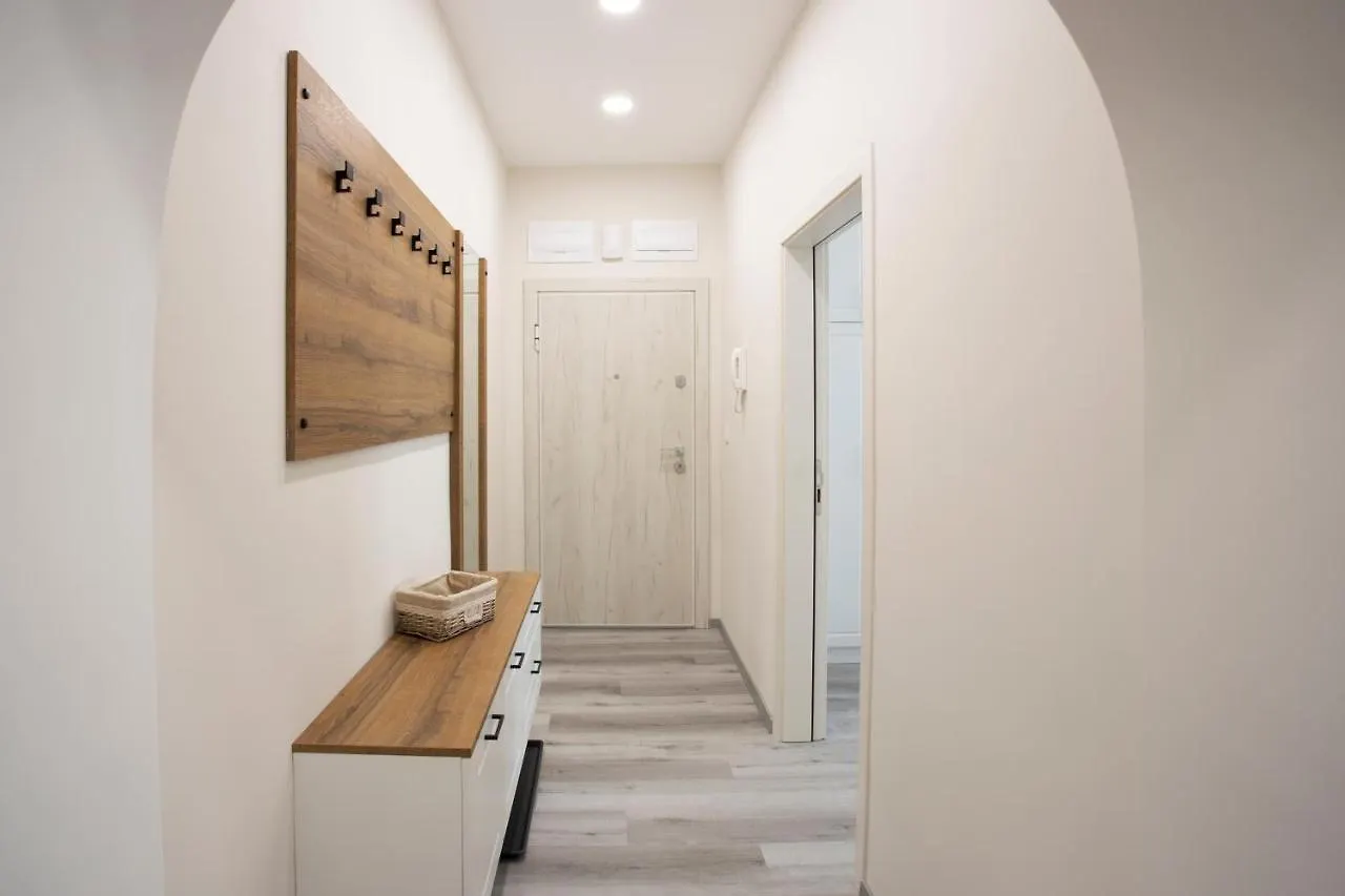 Apartment Апартамент За Гости Стела Burgas